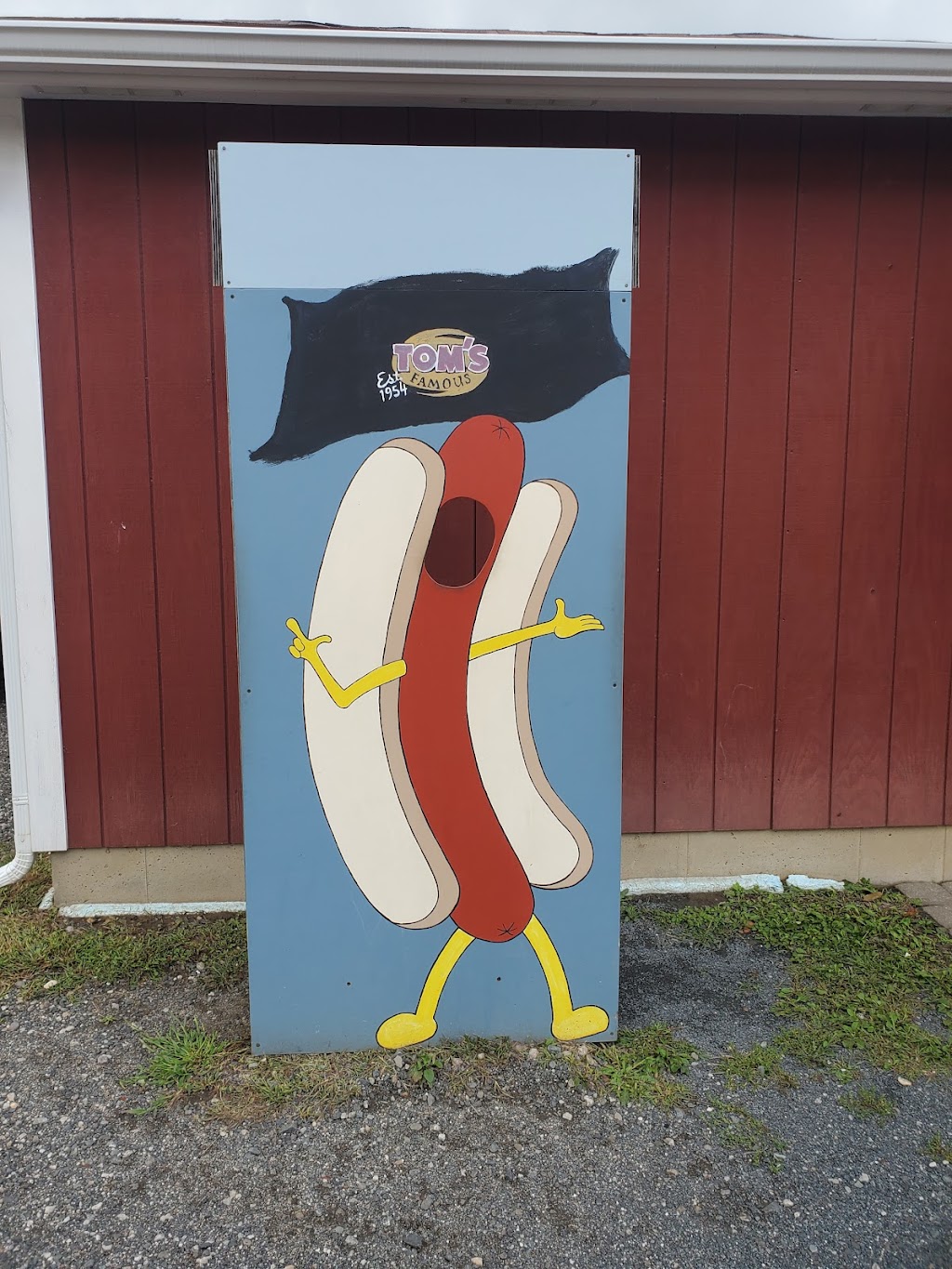 Toms Long Hot Dogs | 61 State Rd, Whately, MA 01093 | Phone: (413) 665-2931