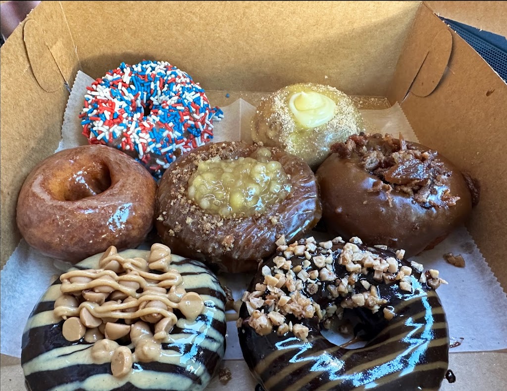 Top That! Donuts | 210 Ocean Ave N, Point Pleasant Beach, NJ 08742 | Phone: (732) 899-2552