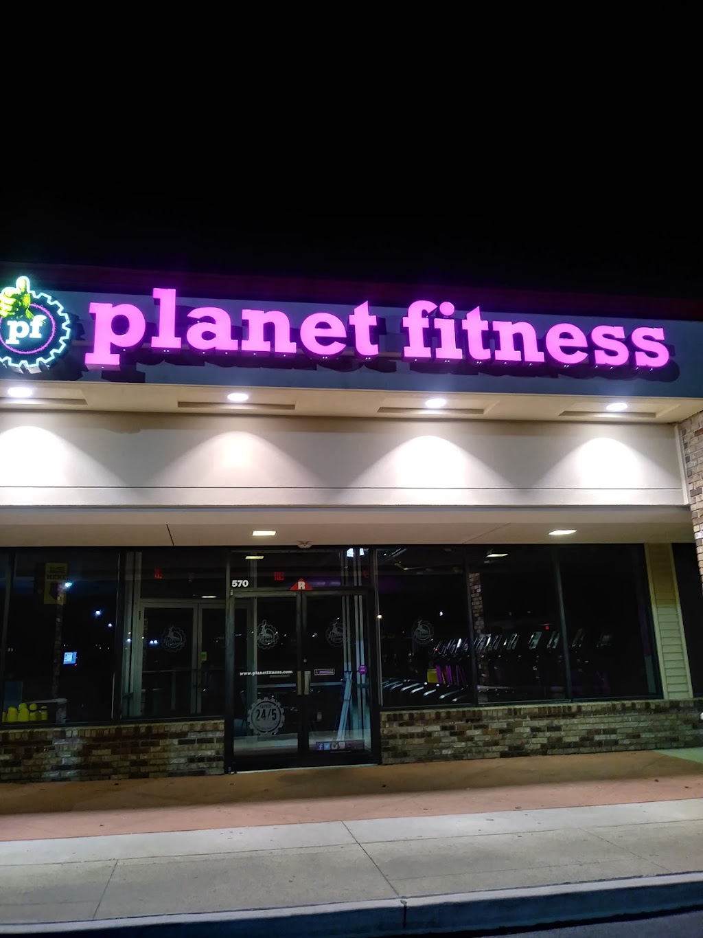 Planet Fitness | 500 NJ-35, Middletown Township, NJ 07748 | Phone: (732) 924-5010
