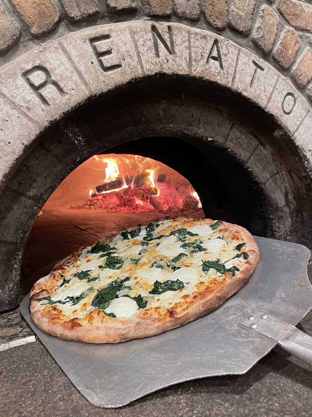 Julians Brick Oven Pizza LLC | 525 Main St #2, Monroe, CT 06468 | Phone: (203) 445-7032