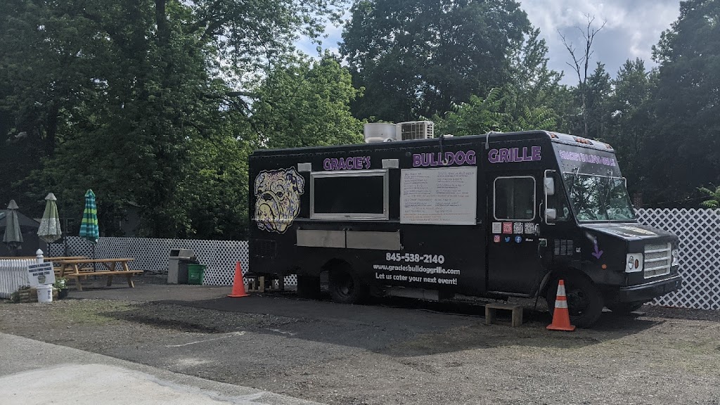 Gracies Bulldog Grille Food Truck | 600 NY-303, Blauvelt, NY 10913 | Phone: (845) 538-2140
