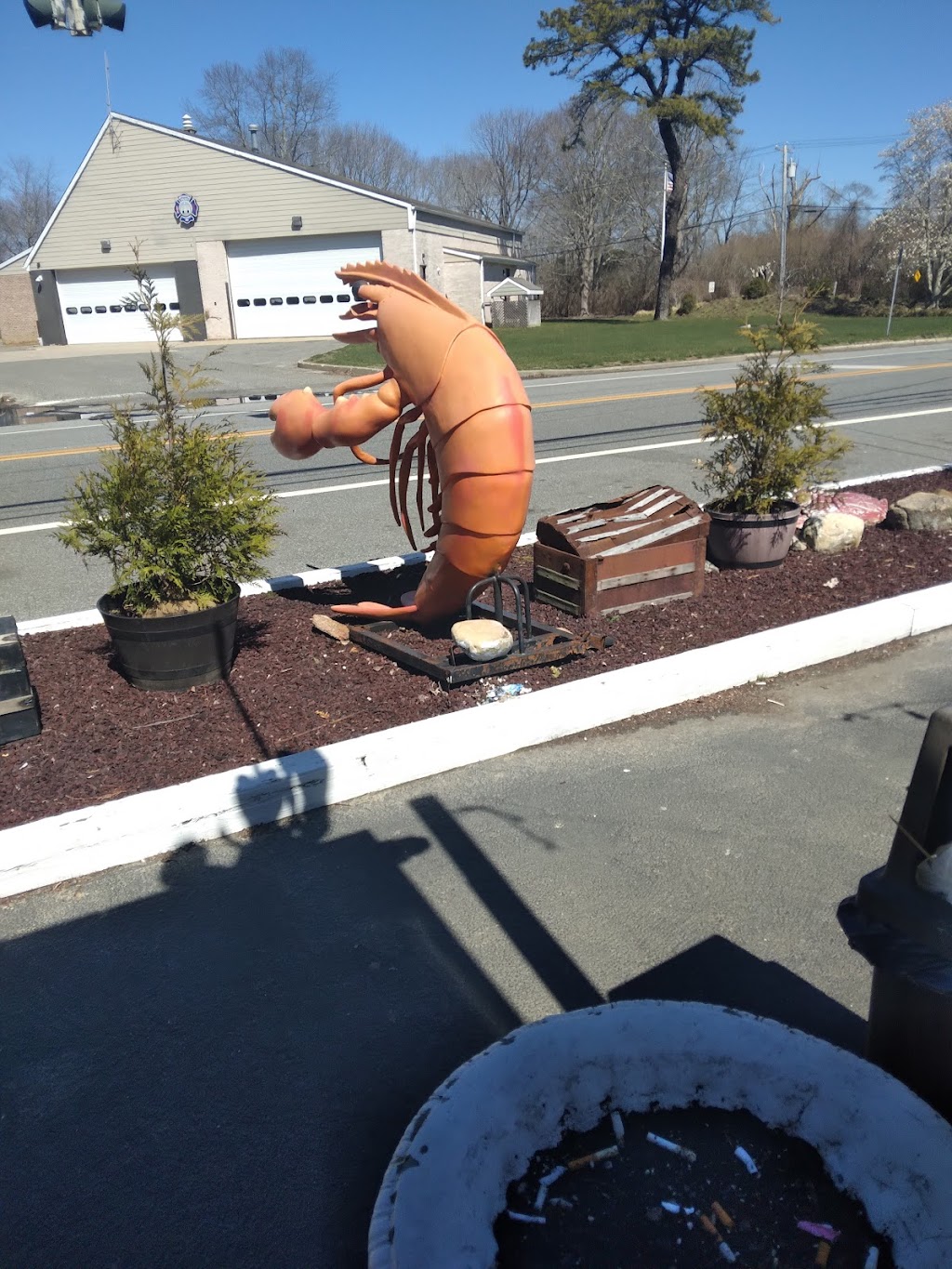 Shinnecock Lobster Factory | 42 Montauk Hwy, Southampton, NY 11968 | Phone: (631) 259-3334