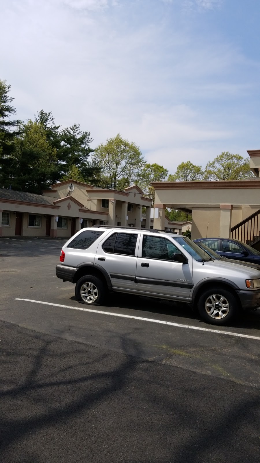 Travelers Lodge & Suites | 703 White Horse Pike, Atco, NJ 08004 | Phone: (856) 768-4442