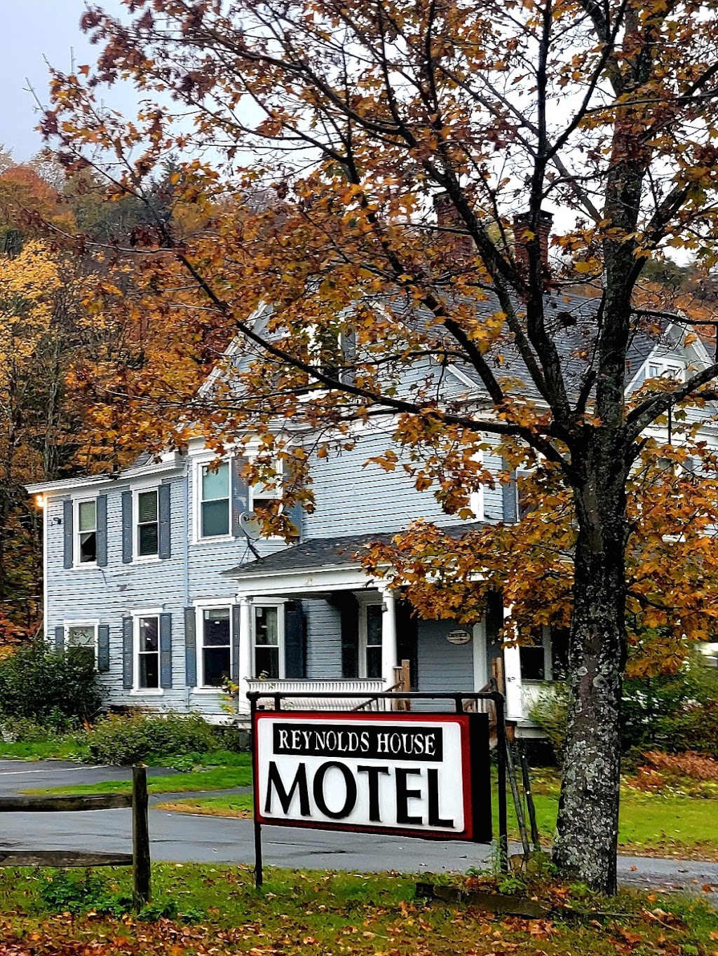 Reynolds House Inn & Motel | 1934 Old Rte 17, Roscoe, NY 12776 | Phone: (607) 498-4422