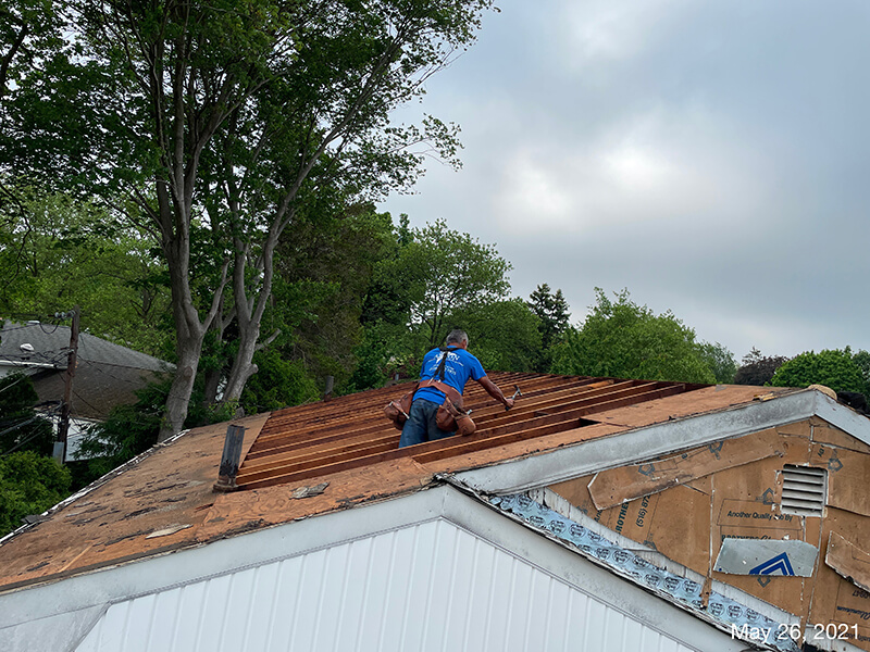 Nassau Roofing Experts - Roof Replacement Contractors | 167 Salem Rd, Westbury, NY 11590 | Phone: (516) 636-0012