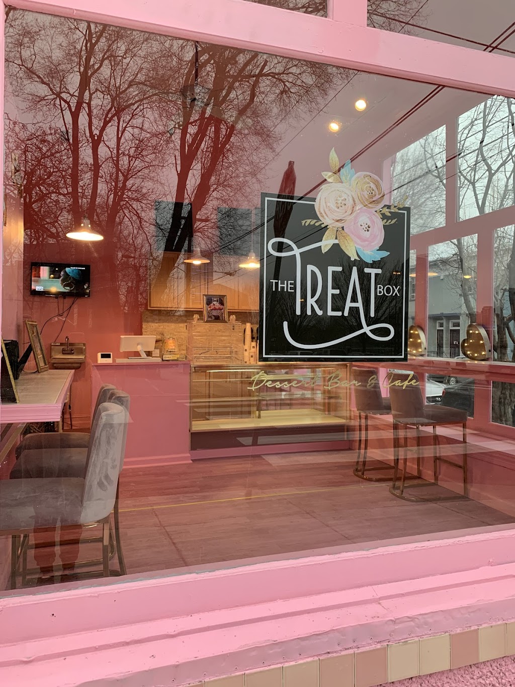 The Treat Box Dessert Bar & Cafe | 400 N 32nd St, Philadelphia, PA 19104 | Phone: (215) 596-0128