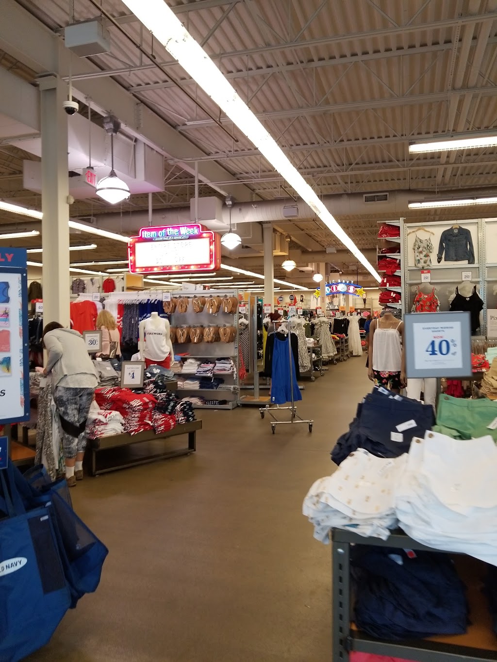 Old Navy | 5175 Sunrise Hwy, Bohemia, NY 11716 | Phone: (631) 699-2401