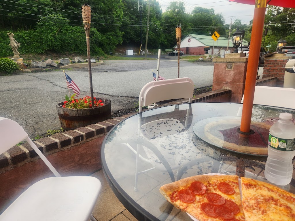 Bear Mountain Pizza | 840 Rte 9W, Fort Montgomery, NY 10922 | Phone: (845) 977-8003