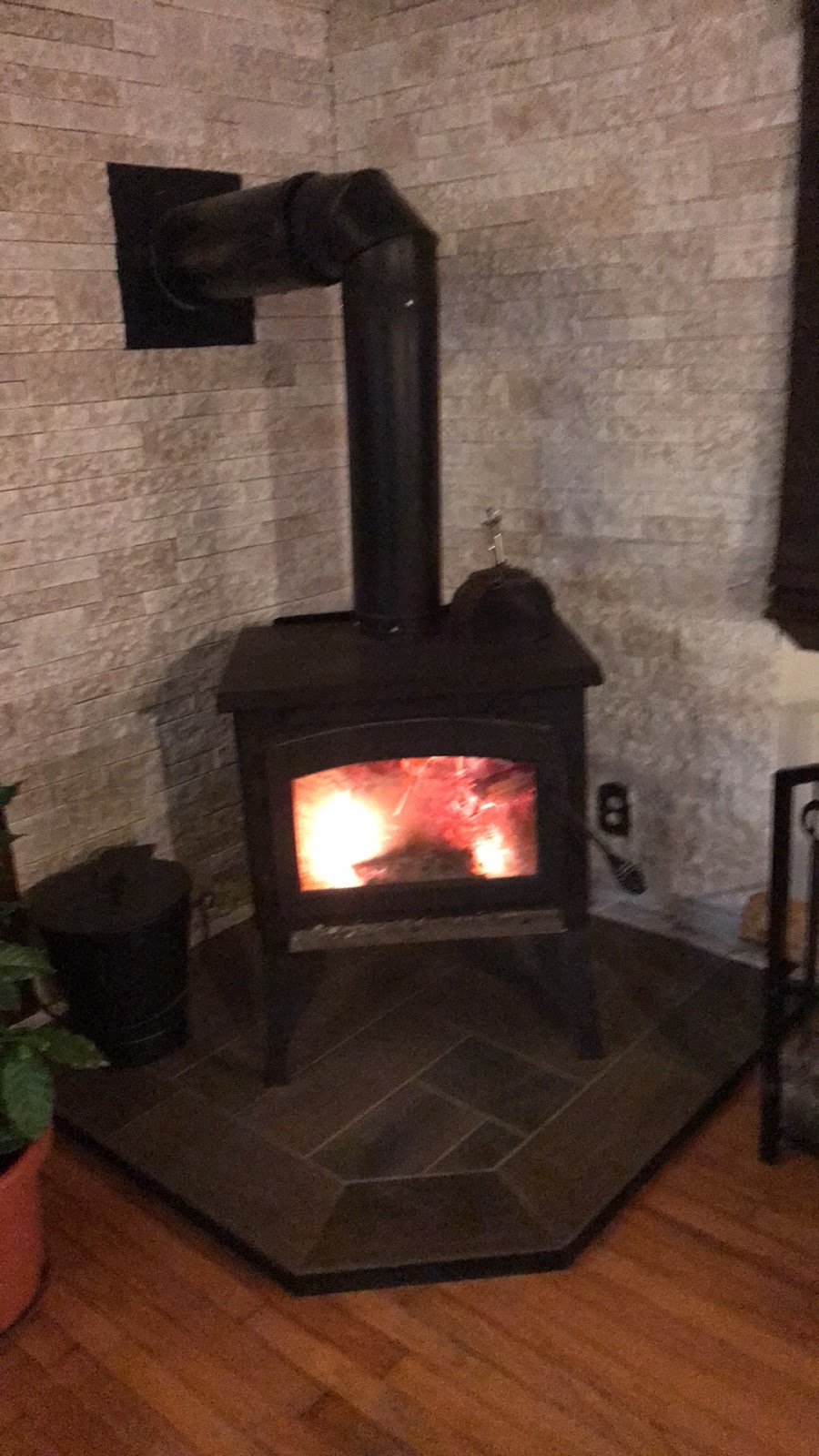 Northeast Wood Stove & Fireplace | 47 Bridge St, East Windsor, CT 06088 | Phone: (860) 254-5156