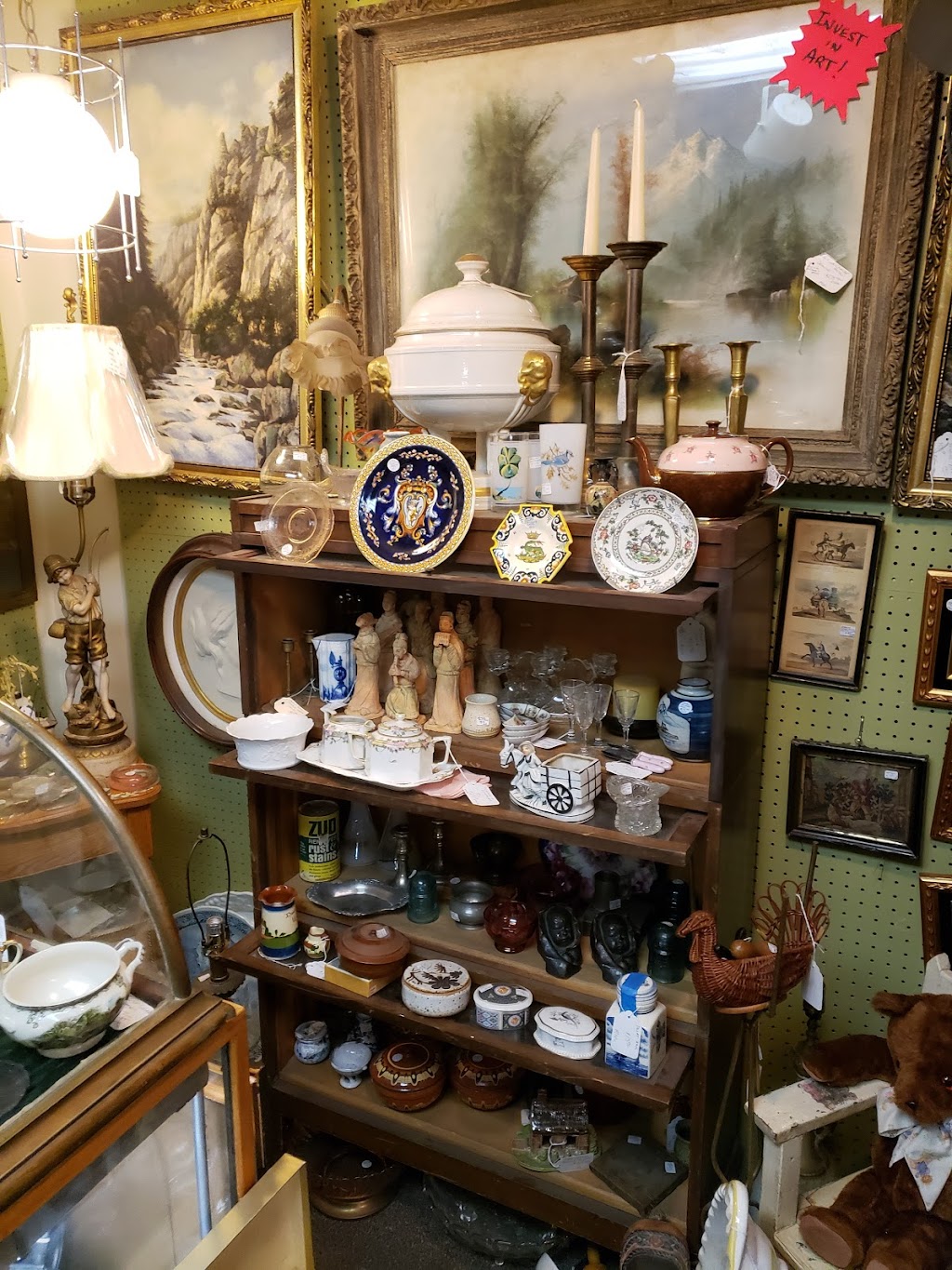 Antiques at Northport | 404 Fort Salonga Rd, Northport, NY 11768 | Phone: (631) 651-8454
