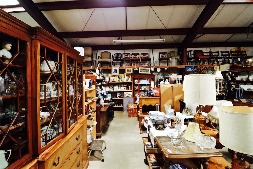 Als Antique and Junque Barn | 433 Roosevelt Dr, Derby, CT 06418 | Phone: (203) 530-4964