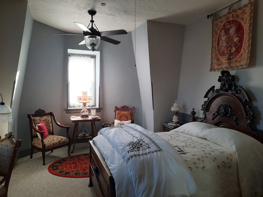 Everitt House Bed and Breakfast | 200 High St, Hackettstown, NJ 07840 | Phone: (908) 684-4377