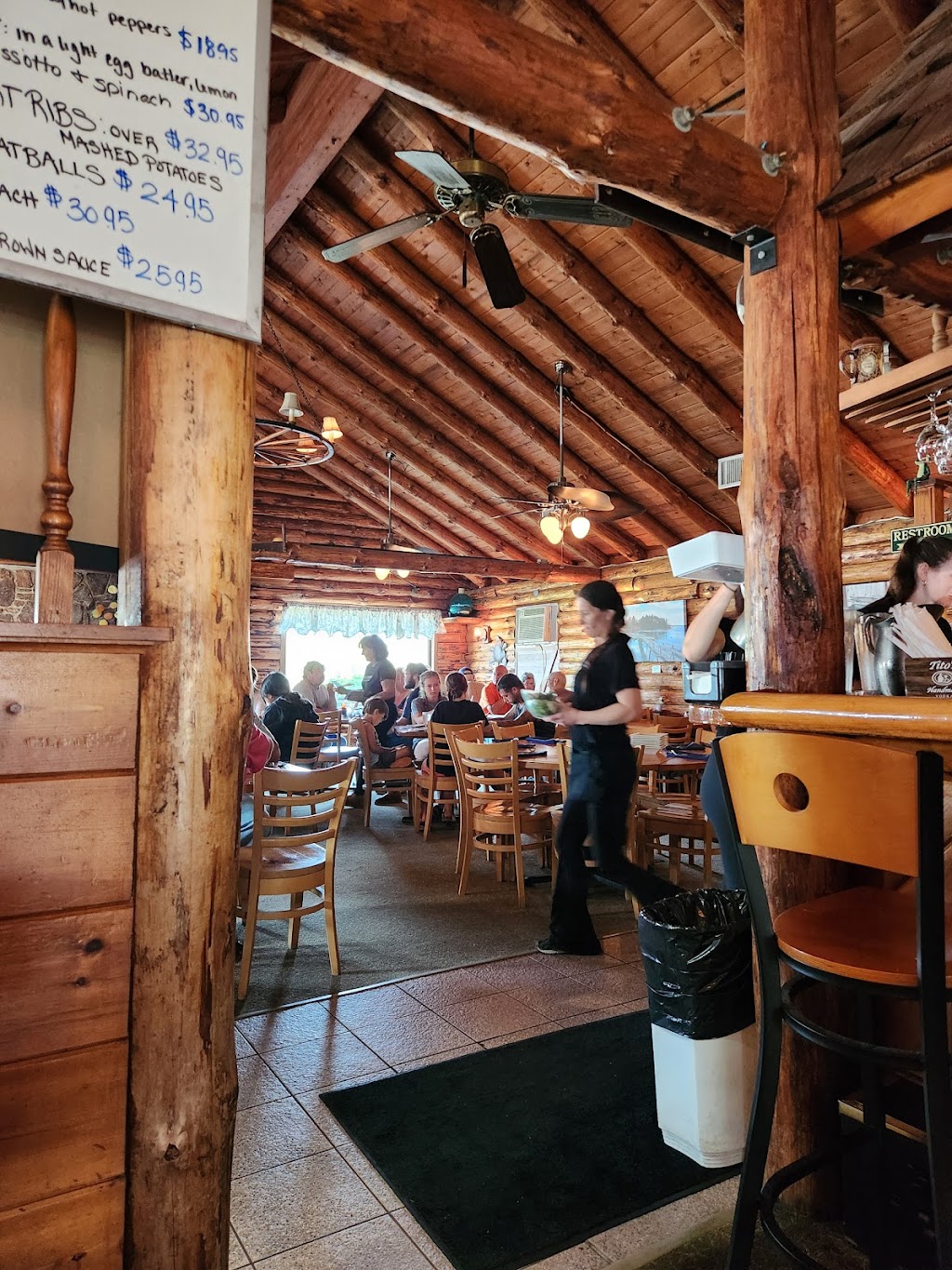 The Log Cabin Restaurant | 232 E Main St, Clinton, CT 06413 | Phone: (860) 669-6253