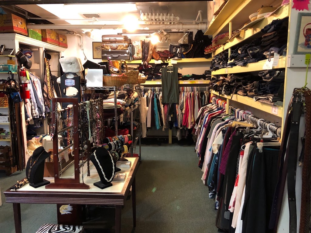 Red Door Thrift Shop | 100 Underhill St, Yonkers, NY 10710 | Phone: (914) 779-7024