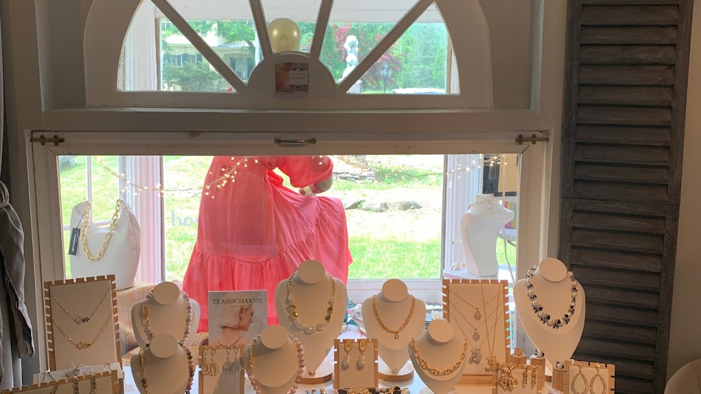 idPearl Boutique | 97 Tinker St, Woodstock, NY 12498 | Phone: (845) 684-5595