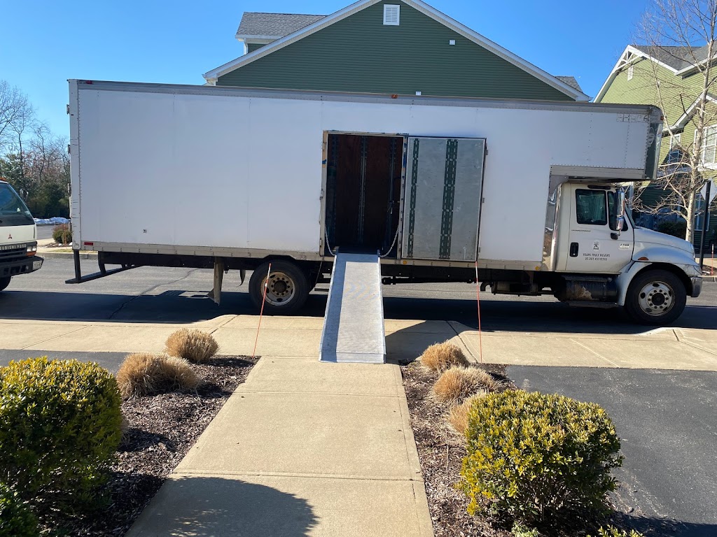 Yours Truly, Movers | 700 A Chettic Ave, Copiague, NY 11726 | Phone: (631) 455-0763