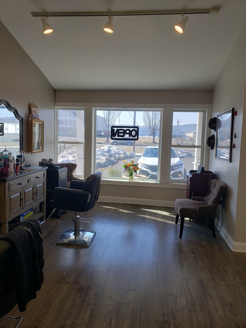 Hello Gorgeous Hair Studio | 460 Washington Ave, North Haven, CT 06473 | Phone: (203) 903-6548