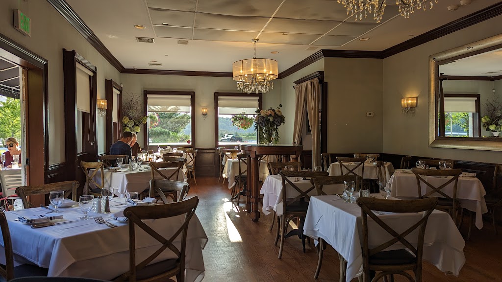 Harbor Mist Restaurant | 105 Harbor Rd, Cold Spring Harbor, NY 11724 | Phone: (631) 659-3888