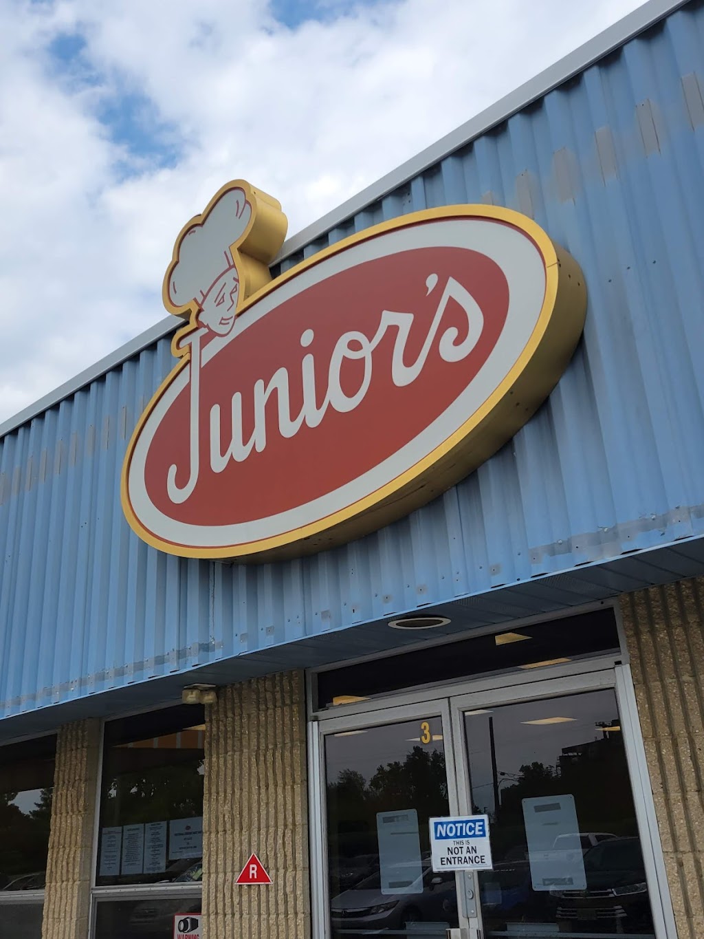 Juniors Cheesecake Bakery Outlet | 499 Veterans Dr, Burlington, NJ 08016 | Phone: (609) 387-7300