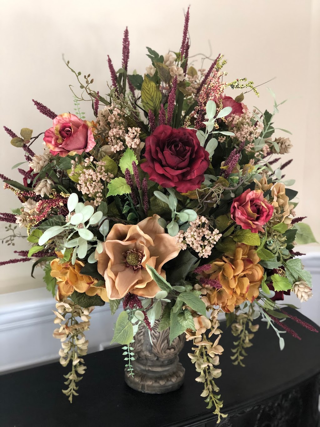 Lauras Floral Elegance | 2027 Jericho Turnpike, East Northport, NY 11731 | Phone: (631) 462-3400