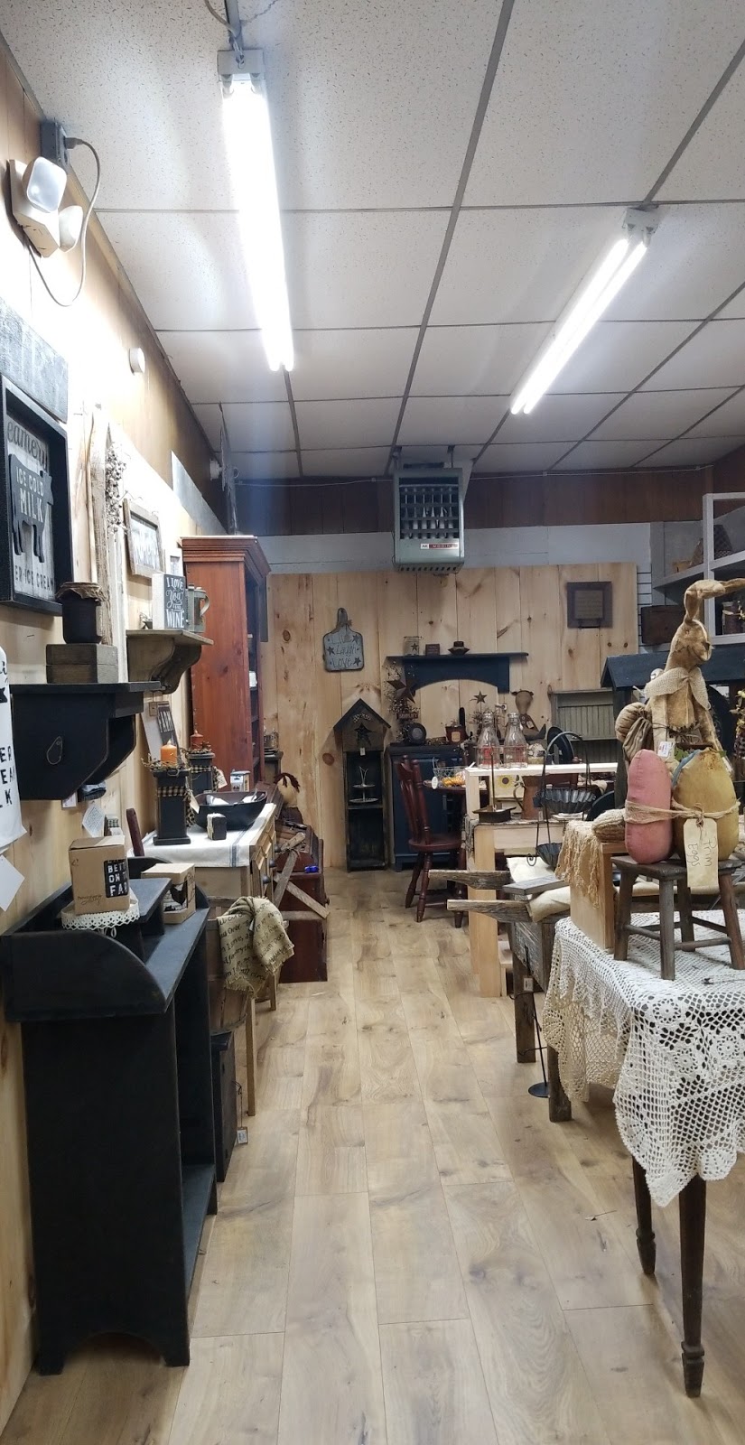 Cawmans Mall Antiques-Things | 529 NJ-49, Salem, NJ 08079 | Phone: (856) 935-0423