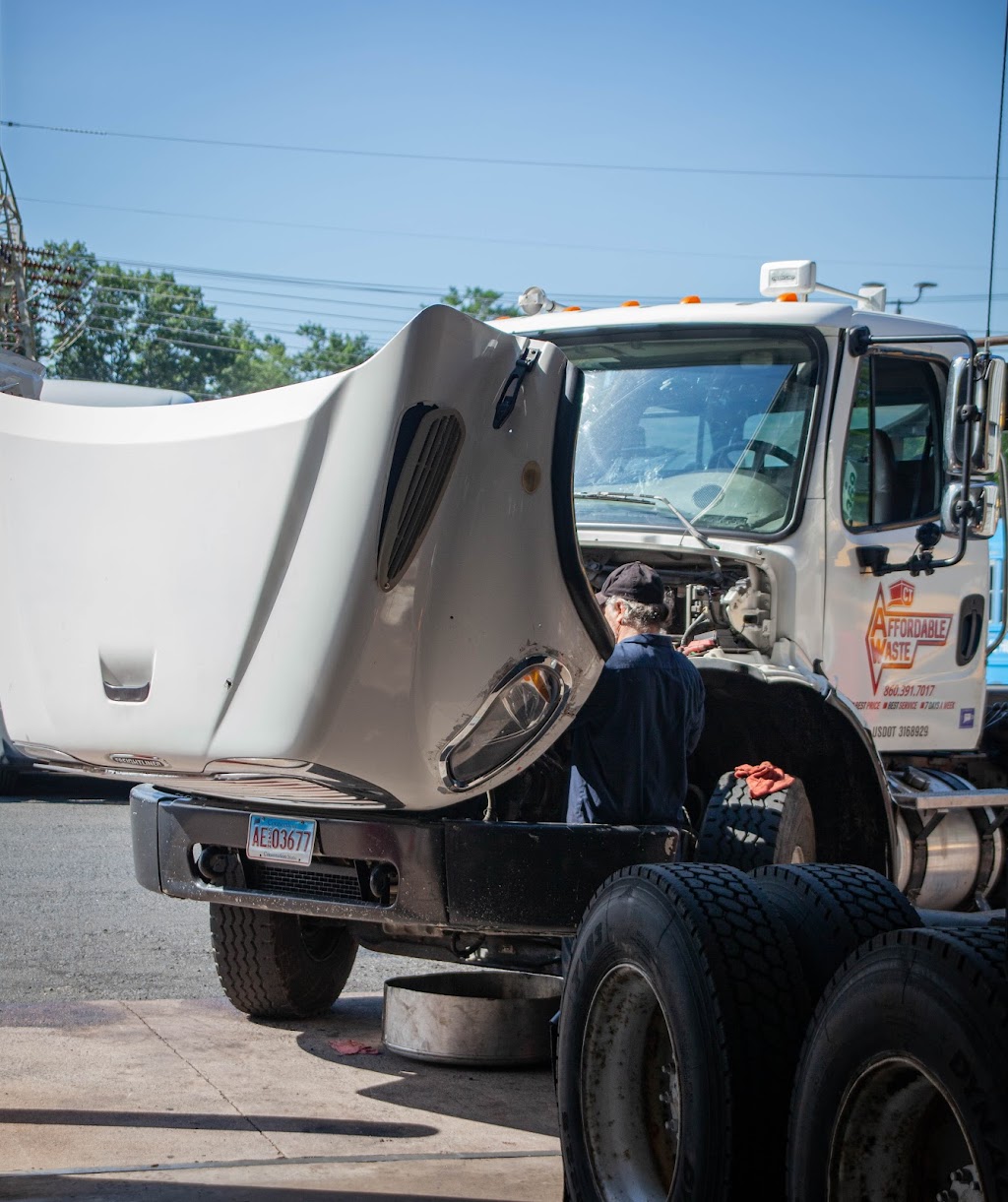 Freightliner of Hartford - Engine Shop | 42 Wrobel Pl, East Hartford, CT 06108 | Phone: (800) 453-6967