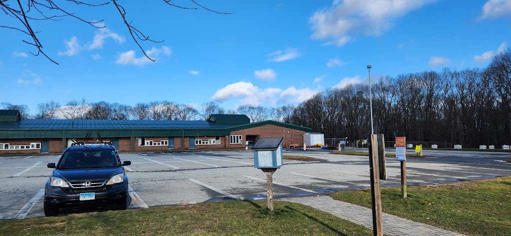 Memorial School | 20 Smith St, East Hampton, CT 06424 | Phone: (860) 365-4020