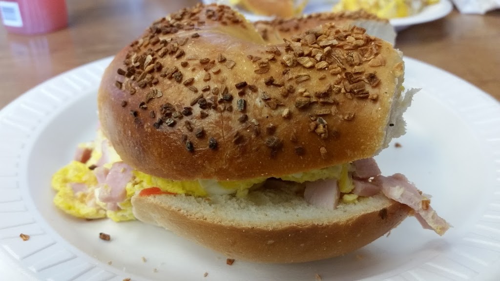 Strathmore Bagel Cafe | 1550 County Rd 58, Riverhead, NY 11901 | Phone: (631) 369-4400