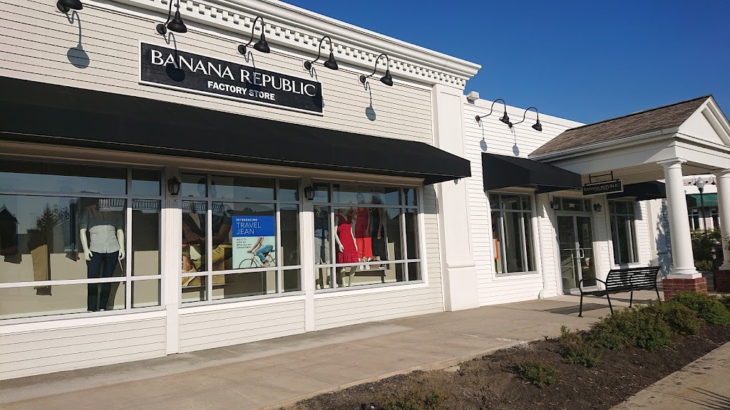 Banana Republic Factory Store | 640 Premium Outlet Blvd, Lee, MA 01238 | Phone: (413) 243-8051