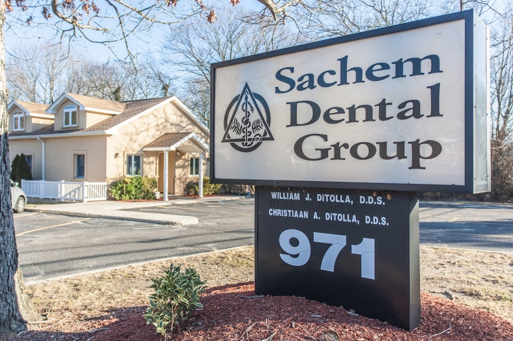 Sachem Dental Group Holbrook-Broadway | 971 Broadway Ave, Holbrook, NY 11741 | Phone: (631) 589-8451