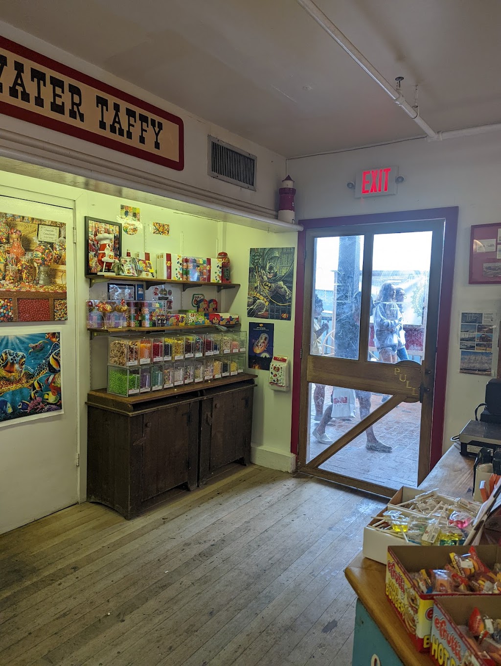 Candy Store At Schooners Wharf | 325 9th St, Beach Haven, NJ 08008 | Phone: (609) 492-2808