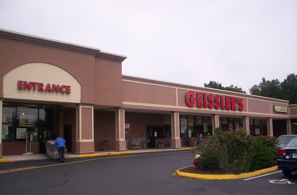 Geisslers Supermarket | 40 Tunxis Ave, Bloomfield, CT 06002 | Phone: (860) 242-4444