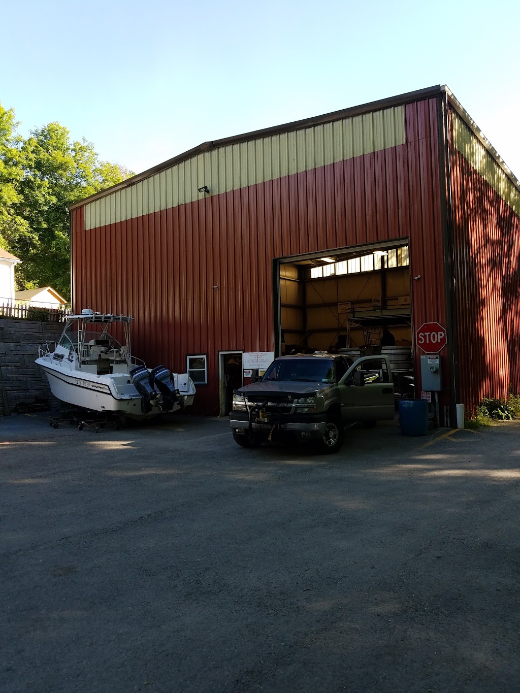 Mahopac Marine Shop Parkinglot | 177 Bucks Hollow Rd, Mahopac, NY 10541 | Phone: (845) 628-6550