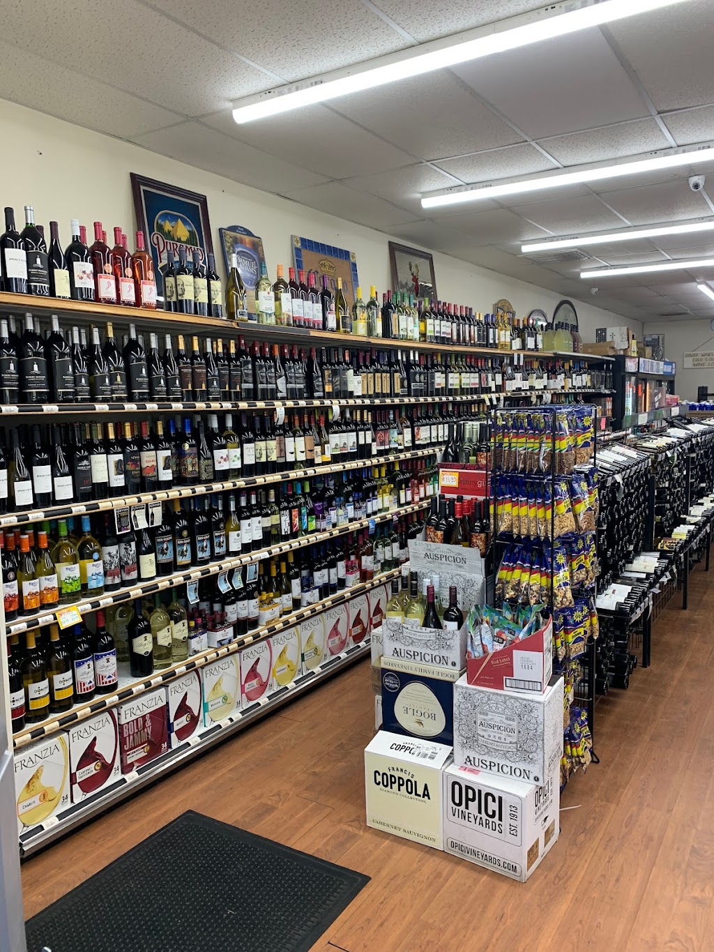 Valley Liquors | 1221 New Haven Rd, Naugatuck, CT 06770 | Phone: (203) 720-0247