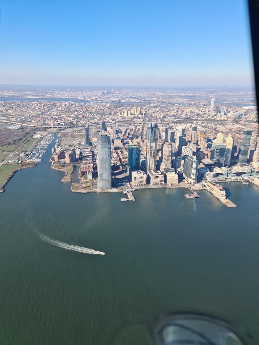 Helicopter New York City | 6 E River Piers #214, New York, NY 10004 | Phone: (212) 747-9282