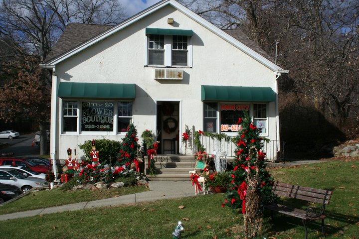 The Flower Boutique | 4 Veschi Ln N, Mahopac, NY 10541 | Phone: (845) 628-1946