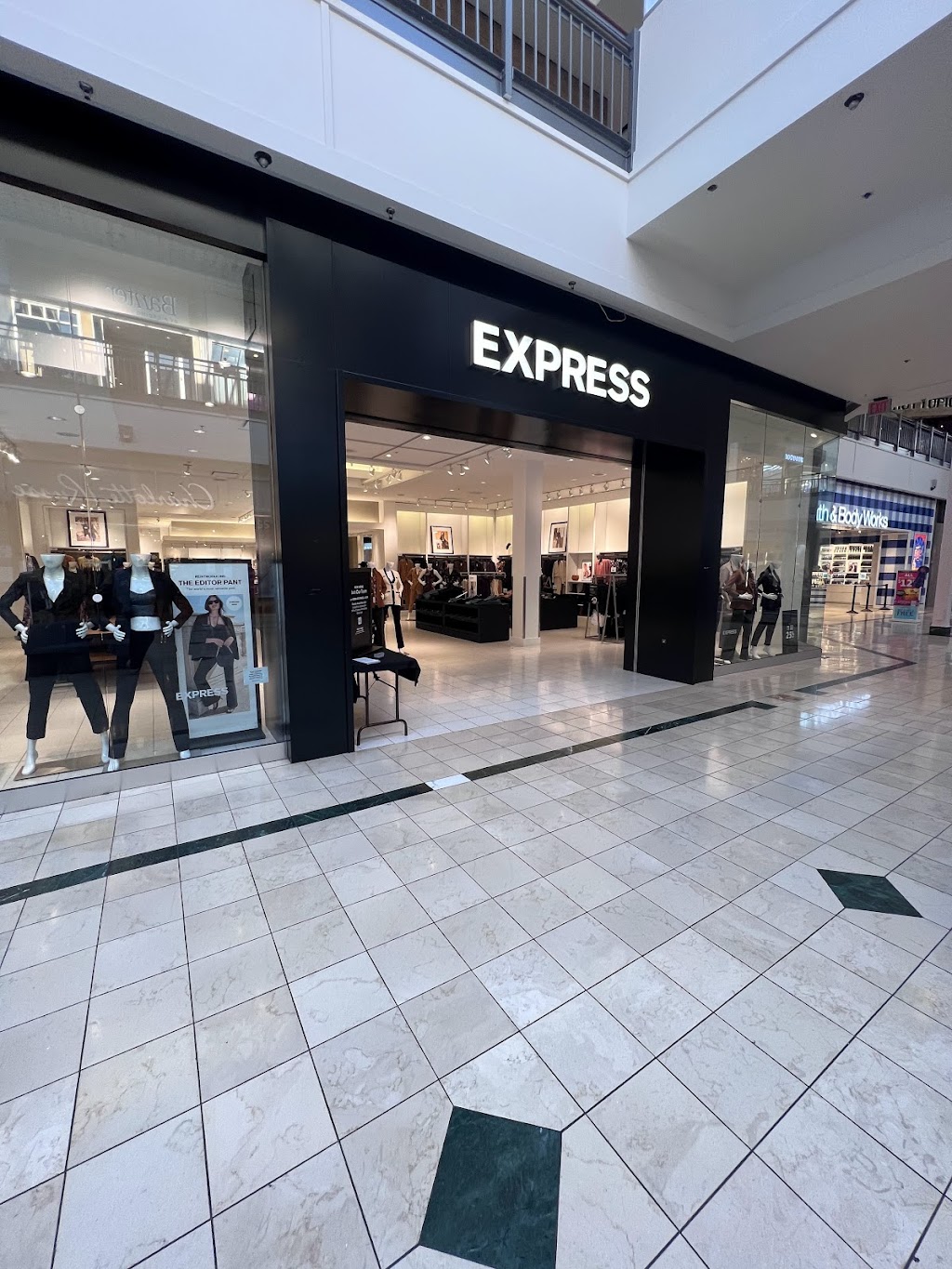 Express | 250 Lehigh Valley Mall, Whitehall, PA 18052 | Phone: (610) 266-9707