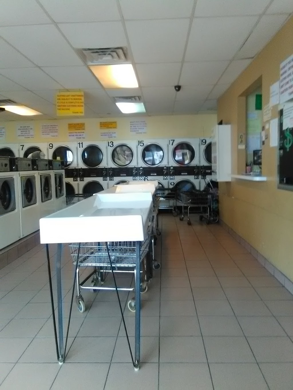 Super Laundry | 22801 147th Ave, Jamaica, NY 11413 | Phone: (718) 528-3254
