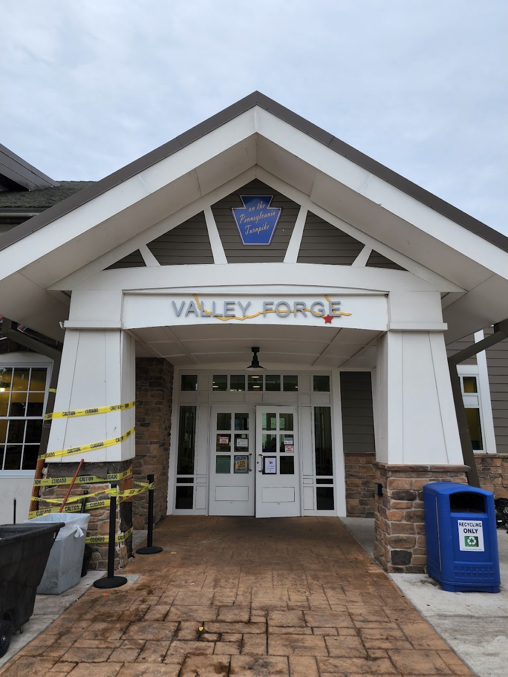 Valley Forge Travel Plaza | Pennsylvania Turnpike, Exit 326 Eastbound, Milepost 324, 6, Southeastern, PA 19399 | Phone: (610) 293-1887
