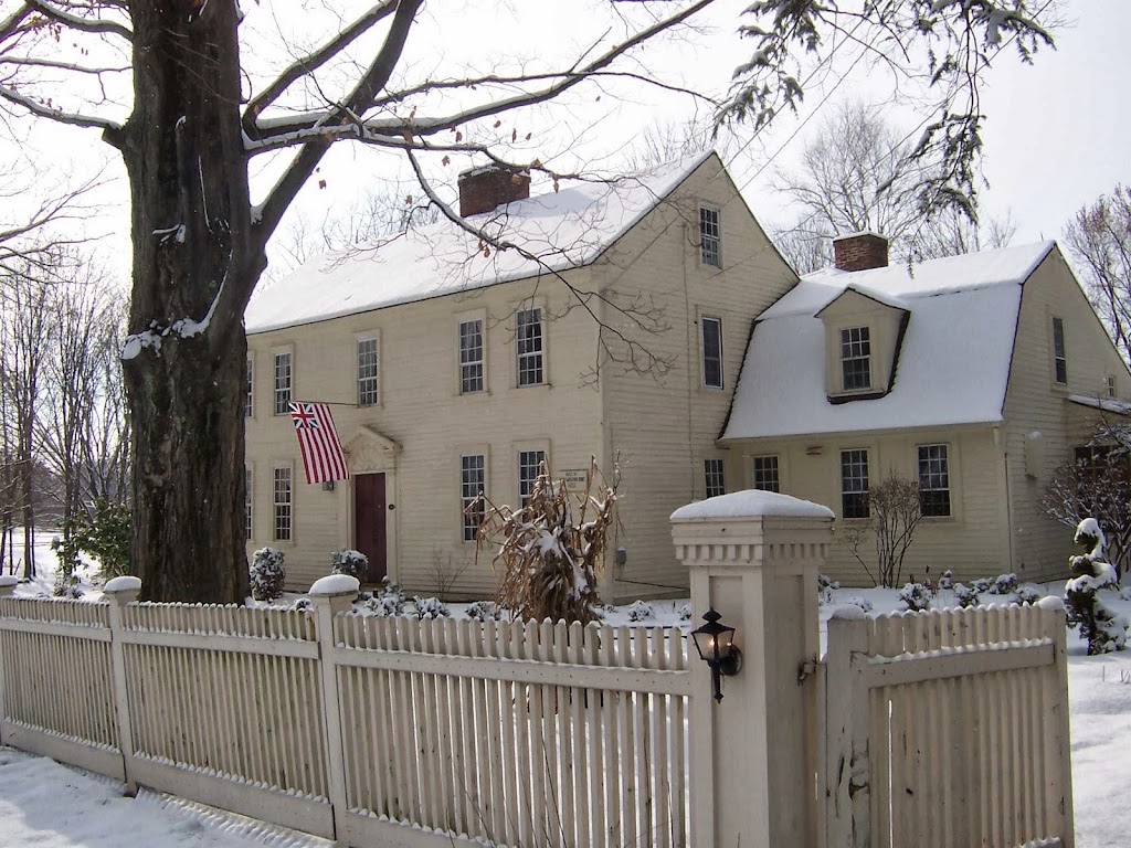 Kingsfield Bed & Breakfast | 827 North St, Suffield, CT 06078 | Phone: (860) 668-5050