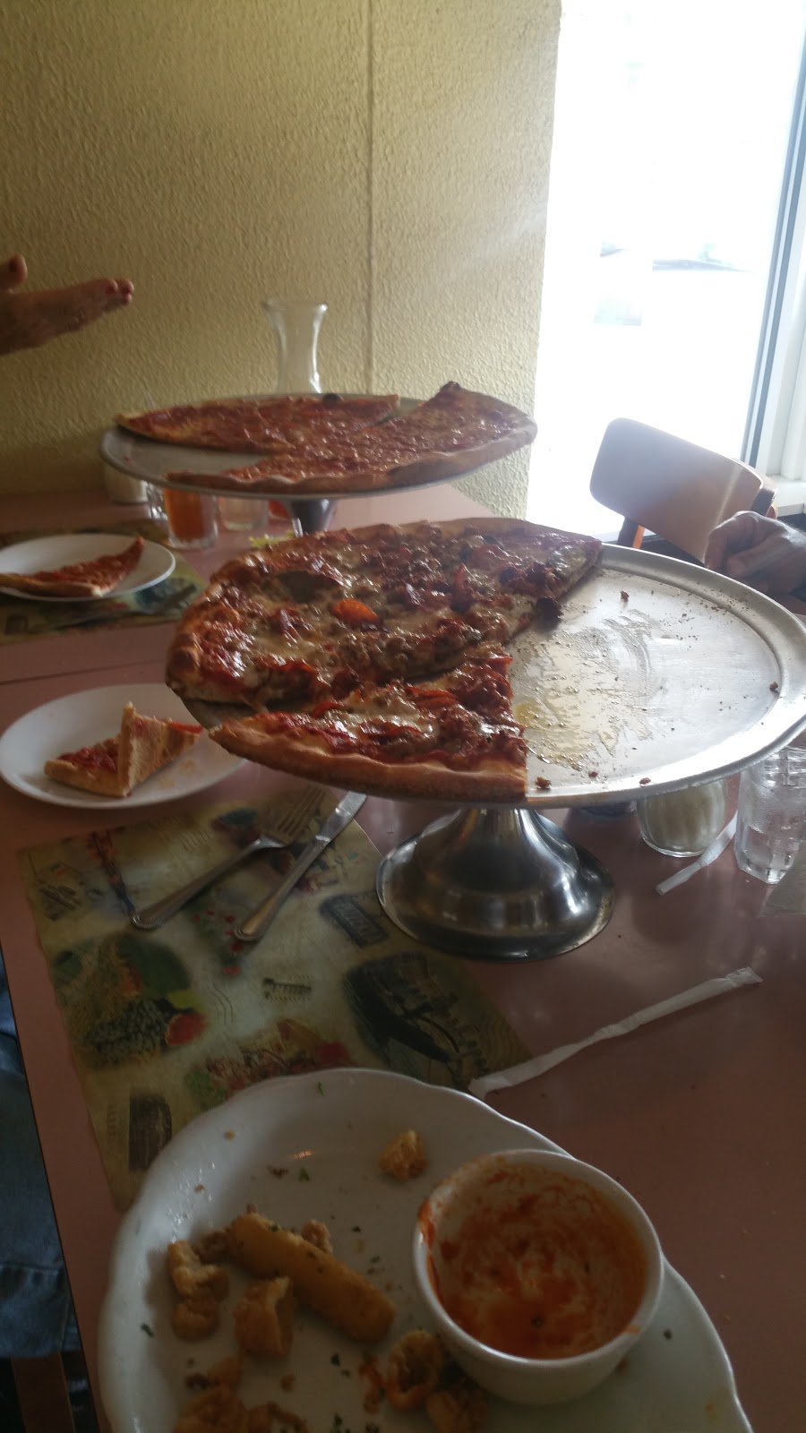 Sorrento Pizzeria & Restaurant | 879 High Ridge Rd, Stamford, CT 06905 | Phone: (203) 968-1010