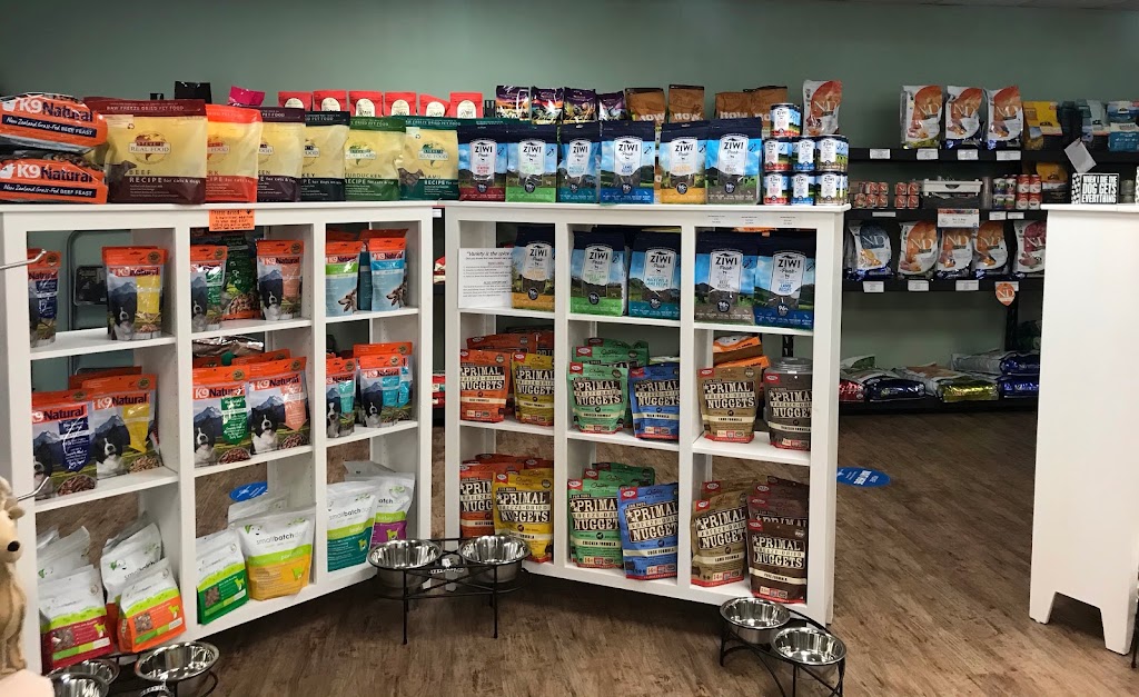 Well Bred - Pet food, supplies, toys & accessories | 1802 State Route 31, Grayrock Rd, Clinton, NJ 08809 | Phone: (908) 617-5692