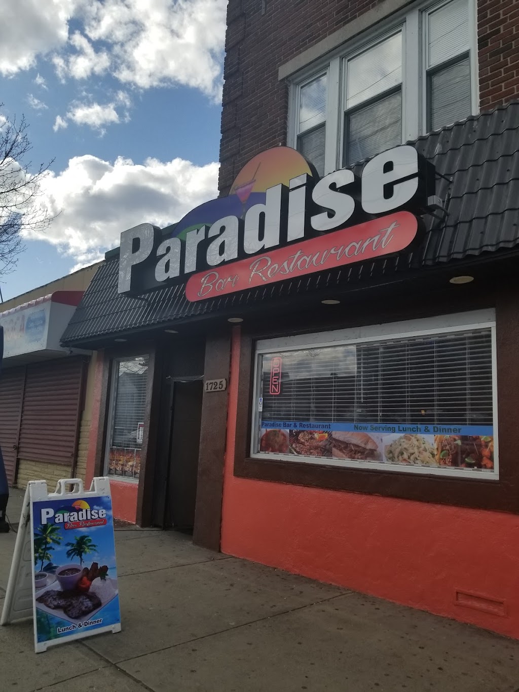 Paradise Restaurant and Bar | 1725 Barnum Ave, Bridgeport, CT 06610 | Phone: (203) 414-9260