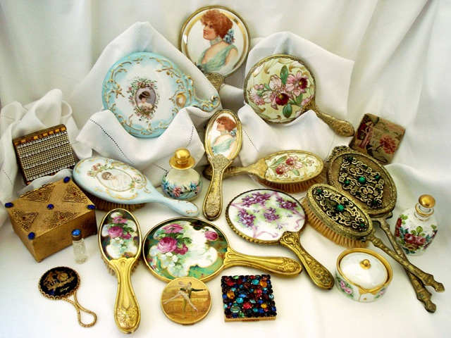 Antiques Off Broadway | 854 Grayson Dr, Springfield, MA 01119 | Phone: (413) 301-5092