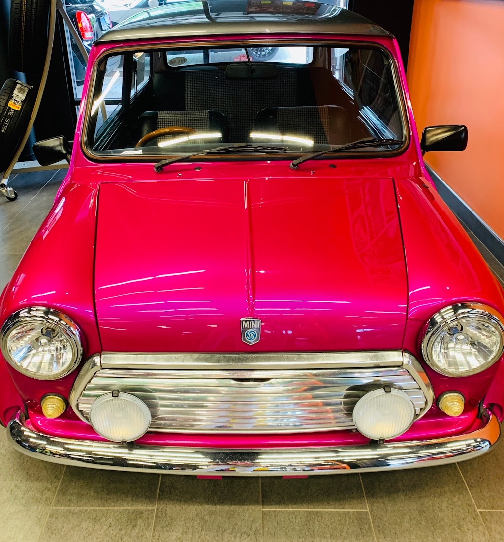 New Country MINI | 236 Reverend Moody Opas, Hartford, CT 06120 | Phone: (860) 278-7777
