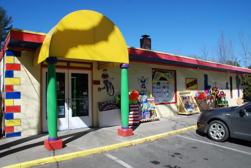 Neckers Toyland | 1591 Hopmeadow St, Simsbury, CT 06070 | Phone: (860) 658-5783