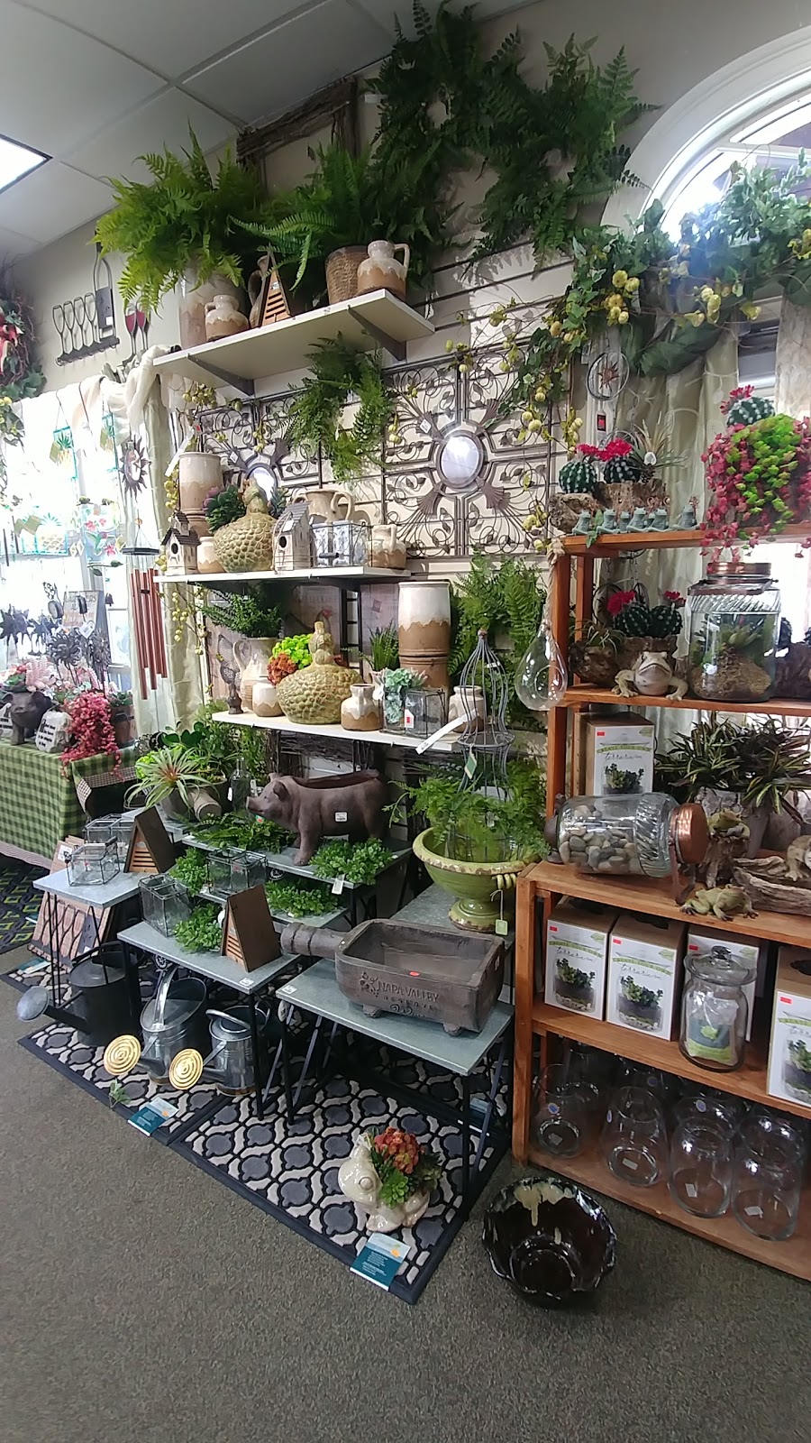 The Garden Barn Nursery & Landscape | 228 West St, Vernon, CT 06066 | Phone: (860) 872-7291