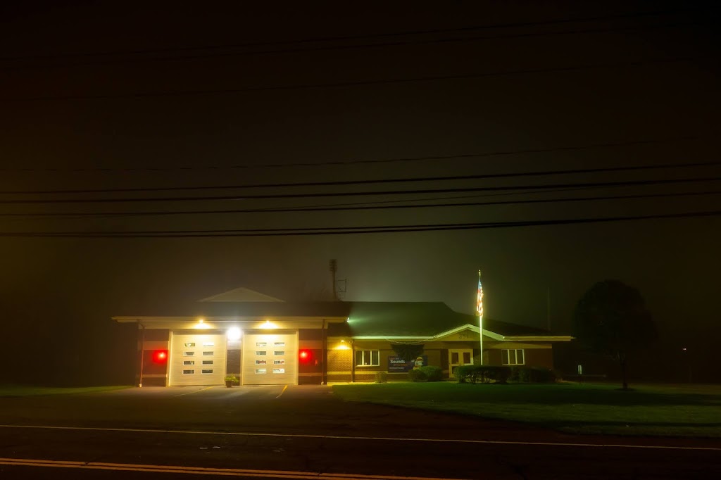 Weatogue Fire Station | 251 Hopmeadow St, Weatogue, CT 06089 | Phone: (860) 658-1971