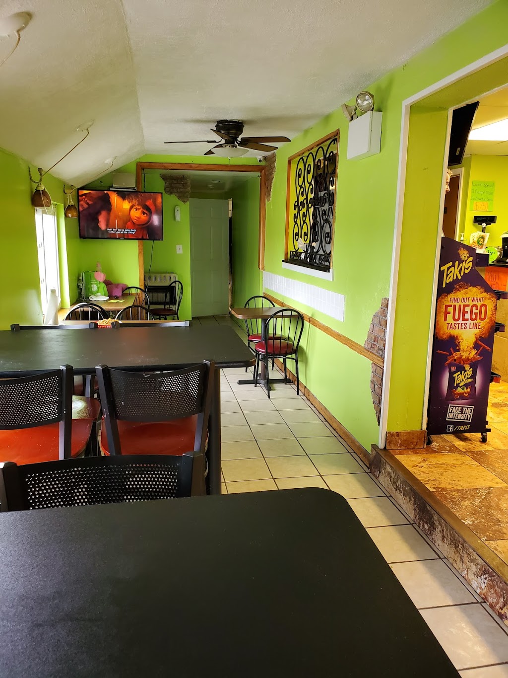 Taco Pizza | 1058 Egypt Rd, Oaks, PA 19456 | Phone: (610) 917-9404