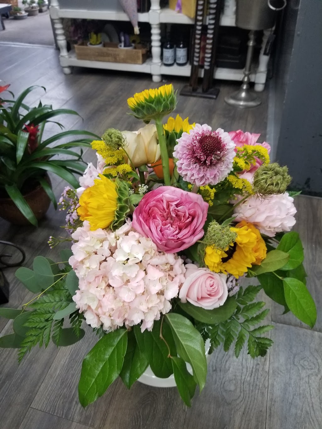 Deep Dale Florist | 249-02 Horace Harding Expy, Queens, NY 11362 | Phone: (718) 423-8988
